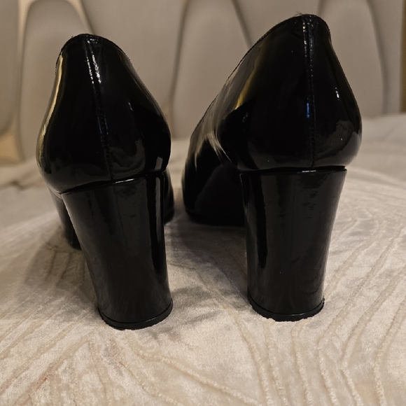Stuart Weitzman Black Heels Elegant Glossy Finish - Picture 4 of 10